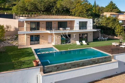 Located just 10 minutes from MANDELIEU, this new contemporary villa is a true gem in a sought-after and secure domain. The welcoming entrance leads to a fully equipped kitchen open onto a double living room offering a modern and bright living space. ...