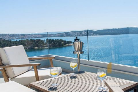 Two-story penthouse with an enchanting view of the sea on Čiovo! Beautiful penthouse located only 50 m from the sea on the island of Čiovo, connected by a bridge to the historic town of Trogir. Trogir, a city with a rich history, located between Spli...