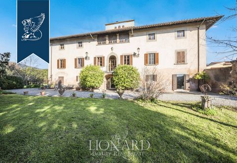 In the charming village of Avane near Pisa, this magnificent 17th-century historical villa spanning 1,150 sqm is for sale, surrounded by a stunning 7,000-sqm private park. Comprising a main villa and an independent flat, the property offers a panoram...