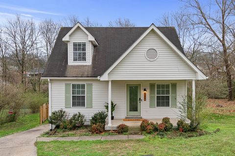 Charming remodeled 3bed/2bath home on a quiet cut de sac with a brand new large screened in porch and fenced in yard. Designer upgrades throughout. Perfect starter home with a large double parklike yard and long driveway for multiple cars. Excellent ...