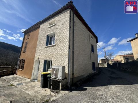 QUIET Located in a village 10 minutes from FOIX, come and discover this charming, recently renovated house. It consists of a living room with open kitchen, three bedrooms, a bathroom and a pantry. Equipped with double-glazed PVC joinery, heating by a...