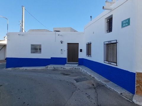 This is an opportunity to purchase a traditional village house, located in the heart of La Huelga village, which is only a fifteen-minute drive to Los Gallardos, where you can obtain all your daily requirements. This is a two storey property, offerin...