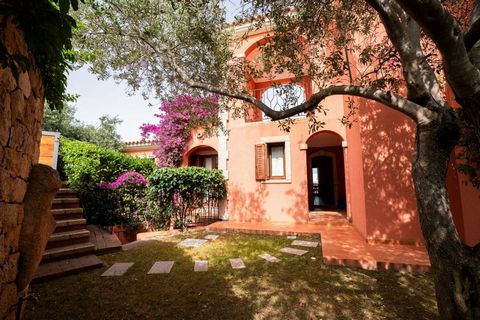 **Seaside Villa in San Teodoro: A Luxurious Retreat Immersed in the Beauty of Sardinia** Dreaming of waking up to the birds' chirping, with the scent of the sea gently caressing you? This seaside villa in San Teodoro is not just a home but an excitin...