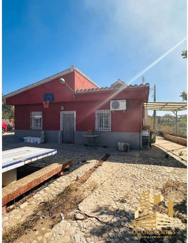 Quatre Torres has for sale a magnificent VILLA in the town of CHIVA. Are you a nature lover? We present this fantastic independent house, away from pollution, excellent location to enjoy the fresh air and nature. On a plot of 1915m2 there is a house ...