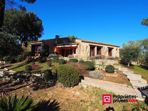 Esparron de Verdon, in a private condominium estate a stone's throw from the lake and swimming Exceptional and rare, Single storey house 120 m², 6 rooms, 3 bedrooms with access to terrace, 2000 m² wooded land with automatic irrigation, heated 8 x 4 s...