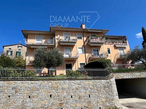 TUORO SUL TRASIMENO, Apartment for sale of 123 Sq. mt., Excellent Condition, Heating Individual heating system, Energetic class: G, placed at Ground, composed by: 4 Rooms, Separate kitchen, , 3 Bedrooms, 2 Bathrooms, Double Box, Elevator, Price: € 18...