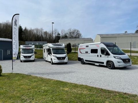 THE PRICE OF THIS BUSINESS CAN BE TAILORED THE THE BUDGET OF A BUYER, BY REDUCING THE FLEET OF MOTORHOMES IF DESIRED. Based in the commune of Le Lonzac, this business is offering a first class motor-home hire service not found anywhere else in France...