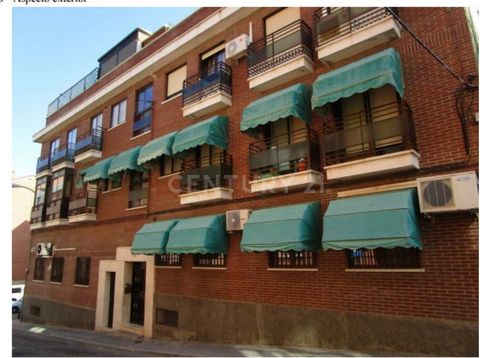 ¿Quieres comprar una plaza de garaje en Madrid? Excelente oportunidad de adquirir en propiedad esta plaza de aparcamiento, ubicada en un edificio de viviendas plurifamiliares. Se encuentra en la ciudad de Madrid. La plaza, se encuentra en un edificio...