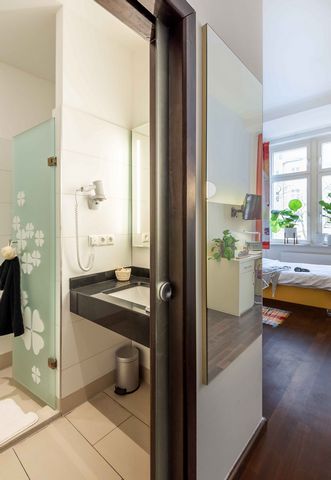 THE BERLIN HOUSE offers you many advantages. Whether you are new to Berlin or moving out of your parents’ house and finally want to move into your own four walls. The combination of comfortable apartments, the co-working space, and the fully equipped...