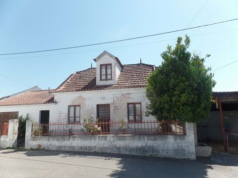 5 bedroom villa to recover located in the center of Pampilhal, 4 km from Cernache do Bomjardim, inserted in plots of land with a total of 1063m2 with a floor area of 108m2. House with two floors, a garage and land with fruit trees, olive trees etc. S...