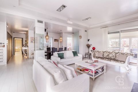 Via Cassia - PENTHOUSE AND SUPERPENTHOUSE - We are located in one of the most coveted condominiums on Via Cassia, called 