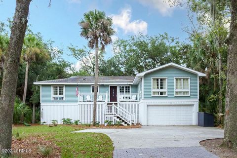 Welcome to The Scoob Shack, where you will find this stunning and inviting 4BR/4BA home nestled in a peaceful cul-de-sac. The move-in/rental ready gem has been tastefully furnished and remodeled. Step inside and be greeted by the spacious and updated...