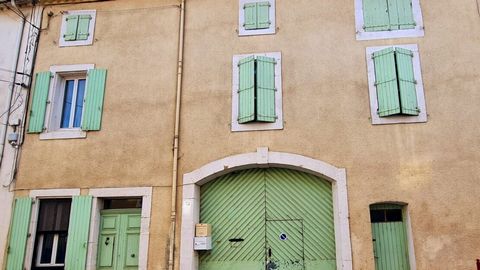 Village in the heart of the Corbieres, located at 20 minutes from Lagrasse (classed one of the most beautiful villages in France), 20 minutes from Narbonne, 35 minutes from the beach and 40 minutes from Carcassonne airport ! Superb winegrowers proper...