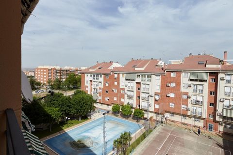 Are you looking to live in a quiet and safe urbanization?, in the residential Al Ándalus we have your home. There you can create your home with all the security and freedom that your children deserve, because they will have a swimming pool, gardens a...