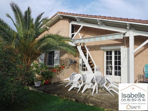 Isabelle BOULET-MAGNE offers a beautiful villa without work in Plaisance du Gers: 5 minutes walk from the center, with all shop, and its weekly farmer’s market This beautiful villa is on one level located in a quiet residence with a beautiful fenced ...