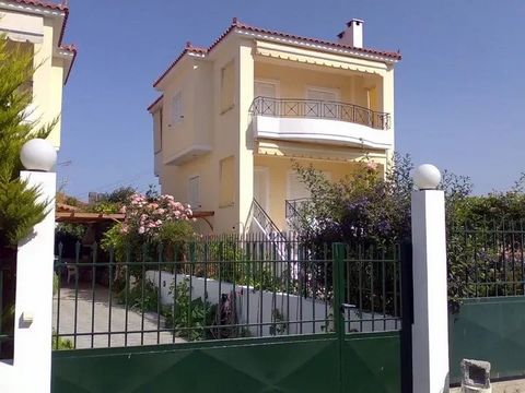 Onafhankelijke maisonnettes worden gebouwd in Sykia, Korinthië. De foto's hebben betrekking op huizen die al verkocht zijn en nieuwe in voorbereiding zijn. Informatie op aanvraag Features: - Air Conditioning - Barbecue