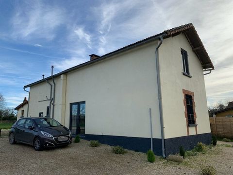 CLOSE TO CHAMPAGNE MOUTON: Renovated house, large garden Situated close to the villages of Chassiecq and Champagne Mouton, this is a beautifully renovated detached house currently offering one large bedroom but with the possibility to divide the spac...