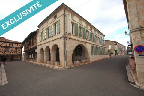 Maison de maître entièrement en pierre 390 m² dans bourg, Bastide des Templiers, avec toutes commodités. proximité Valence-d'Agen et site de Golfech.