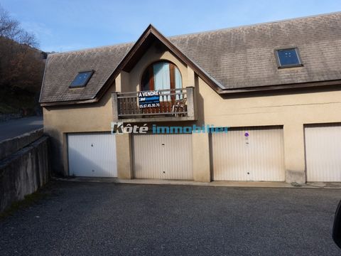 Plateau of about 70 m2 to be fitted out on the first floor. Detached garage. Commercial Agent F.Olivencia No 350968228 at the RSAC of Tarbes
