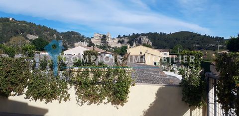 l'Agence en Provence vous propose une maison de village de 150m2 habitable, orientée plein sud, au calme, à proximité de toutes les commodités. La maison se compose d'un grand séjour, d'une grande cuisine avec terrasse exposition Sud et arriére-cuisi...
