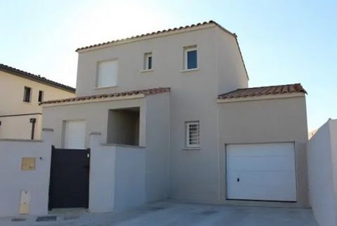 For sale beautiful new villa of 100m2 on a plot of 350 m2 with a swimming pool in a quiet residential area, close to public transport, in the town of Avignon. It has a large living room of 40 m2 with terrace of 10 m2, an equipped kitchen, 4 bedrooms:...