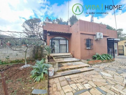 OPPORTUNITY!..Rustic one-story house in the middle of nature..The house has 3 bedrooms, 1 renovated bathroom, 1 kitchen and 1 living room with fireplace..and with a plot of more than 1200m2...Do not wait any longer and come visit it without obligatio...