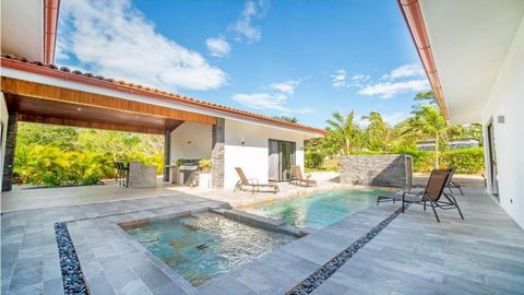 Unbelievable opportunity for less than 1 million dollars US !! LET’S TALK ABOUT NUMBERS : 14 000 $ / month average and 15 % ROI !!! Unbelievable opportunity for less than 1 million dollars US !! Located in a new gated community of Tamarindo, away fro...