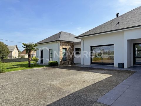 At Novarea, contemporary women take the key to the fields! Just 10 minutes from Morlaas, this single-storey villa has a lot to offer. Comfortable and bright, its living spaces are totally open to the terrace, its swimming pool and its garden. The sle...