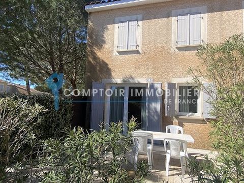 EXCLUSIVITÉ - À VENDRE - CALVISSON MAISON 3 PIÈCES 42,44 m2 (38,58 m2 Carrez) ENTIÈREMENT MEUBLÉE AVEC TERRASSE ET PLACE DE PARKING Située au coeur de la Résidence Le Domaine du Mas des Vignes à Calvisson, cette maison de 42,44 m2 (38,58 m2 Carrez) e...