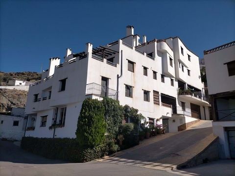 Czy jesteś zainteresowany kupnem mieszkania w Ohanes (Almería) o powierzchni 79,05m2? To doskonała okazja do zainwestowania w ten apartament, który znajduje się w miejscowości Ohanes w prowincji Almeria. Dom składa się z salonu, kuchni, łazienki i dw...