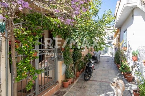 Property Code: 25321-10157 - Maisonette FOR SALE in Nea ionia Volou Center for € 170.000 . This 165 sq. m. Maisonette is on the Ground floor and features 3 Bedrooms, an open-plan kitchen/living room, bathroom and 2 WC. The property also boasts Heatin...