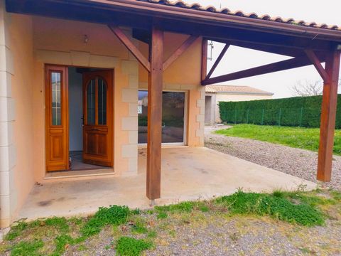 Located in Taponnat-Fleurignac, in a peaceful area, close to amenities, this bungalow offers an ideal living environment for families with a pleasant and practical environment, conducive to a serene life. This charming house of about 165m² has an ind...