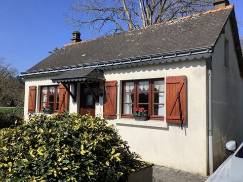 This pretty south facing lock up and leave detached home, sitting on a fabulous acre plot is located in a small friendly hamlet less than 10 minutes walk from the Nantes-Brest Canal and a 5 minute drive to the beautiful medieval town of Josselin with...