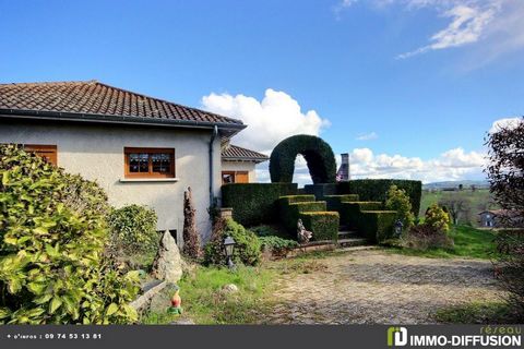 Mandate N°FRP158838 : House approximately 181 m2 including 6 room(s) - 3 bed-rooms. - Equipement annex : Garden, Terrace, Forage, Garage, combles, Cellar - chauffage : aucun - Class Energy D : 220 kWh.m2.year - More information is avaible upon reques...