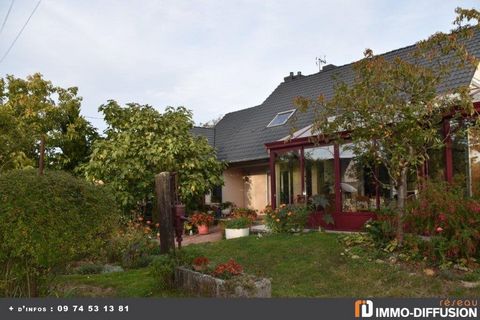 Mandate N°FRP156600 : House approximately 191 m2 including 6 room(s) - 4 bed-rooms - Garden : 885 m2. - Equipement annex : Garden, Garage, parking, double vitrage, combles, véranda, and Reversible air conditioning - chauffage : bois - MAKE AN OFFER -...