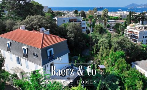 Cannes, 8 min walking distance to the Croisette, in a gated domain, magnificent property of 19th century. Completely renovated house benefits from 600m2 on a plot of 3990m2 with swimming pool. Ground floor: Entrance, living room, dining room, 2nd liv...