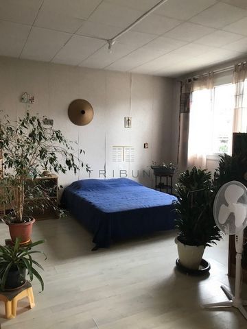 NEW LA TRIBUNE DE L'IMMOBILIER APARTMENT SOLD RENTED T4 transformed into T3, you will have an entrance leading to a kitchen and a living / dining room, two bedrooms, one of which is 22 m2 with a balcony, a loggia, a bathroom and a cellar. Parking is ...
