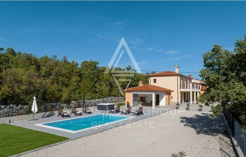 Labin, Rabac - Opulent retreat with pool and extensive gardens For sale: A sprawling luxury residence near the vibrant locales of Labin and Rabac, this property is a haven for relaxation and privacy. It lies at the forest's edge, offering an esc...