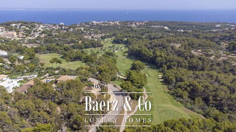 This magnificent property is situated in a prime location on the golf course of Bendinat, in the southwest of Mallorca and offers wonderful sea views, privacy and views of the golf course. The plot area is approximately 1,560 m², with a buildable are...