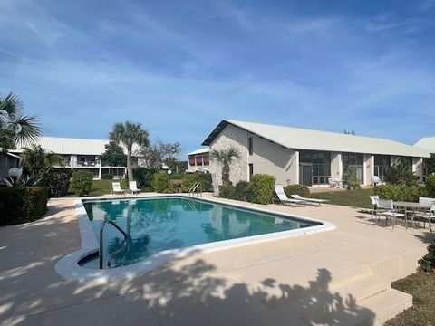 This spacious Town House Condominium is right on the canal in a gated community of Kings Bay, providing beautiful water views and bulkhead for the owners to dock their boat. One of the 3 belonging to Kings Bay complex is right next to the building. K...