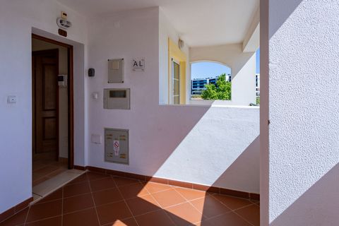 Located in Portimão, just 5 minutes away from the beach, with markets, restaurants, and bars nearby, our property inserted in a condominium with swimming pool, is well-appointed with all that you could desire during your stay and is perfectly equippe...