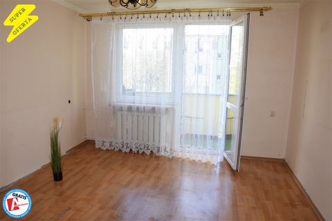 REMARK! with a potential of approx. Czyżyńskiego Roundabout, TWO-ROOM OS. Albertine - for a major renovation, It also has advantages. Real Estate Agency and Bureau presents you a two-room 40.5m2plus 1.5m loggia apartment with the potential for a resi...