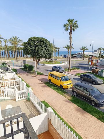 Townhouse on the First Line of the Beach in Torremolinos Welcome to this charming townhouse located on the first line of the beach in the beloved area of Torremolinos. Situated close to the lively promenade, this property offers easy access to a plet...