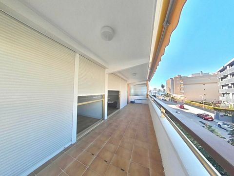 For sale apartment less than a minute from Calafell beach. It is a 2nd floor located in a building with a lift. It consists of 60 square meters distributed in a spacious living room with an open plan kitchen and access to a large terrace, two bedroom...