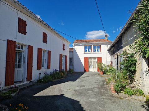 Dpt Charente Maritime (17), à vendre SAINT LOUP maison P5- 148 m² habitables- dépendances - Terrain de 3 000,00 m²