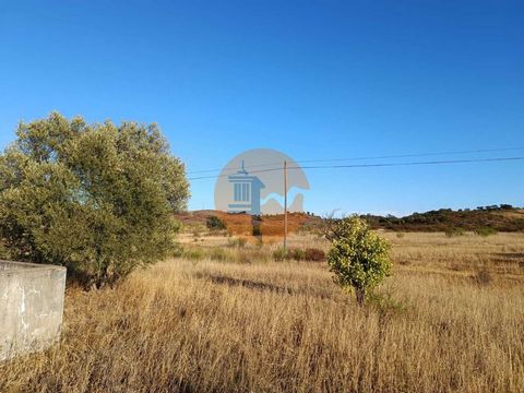 Mixed land with 77,630m², in Malhão, in Castro Marim - Algarve. The farm has a water wheel, water tank and a borehole. Excellent opportunity FOR RURAL TOURISM OR FOR AGRICULTURAL PROJECTS. Access by Asphalt. Excellent panoramic view of the Algarve Mo...