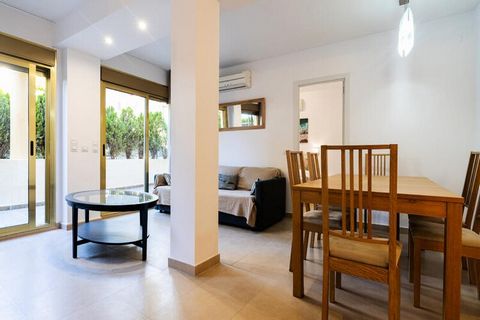 Das Apartment befindet sich im Viertel Romana Playa in Elviria und verfügt über 2 Schlafzimmer und bietet Platz für 4 Personen. Dies ist eine charmante und moderne Erdgeschosswohnung in Elviria. Es liegt in einer tollen Gegend für Kinder, so nah am S...