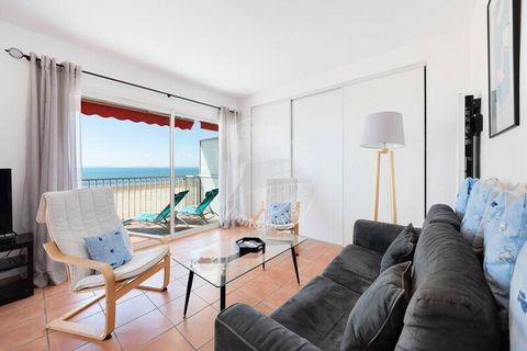 Dieses Apartment im 1. Stock bietet eine atemberaubende Lage direkt am Strand und eignet sich perfekt für einen Aufenthalt mit der Familie oder Freunden. Das Apartment ist komplett möbliert und für bis zu 6 Personen ausgestattet und verfügt über ein ...