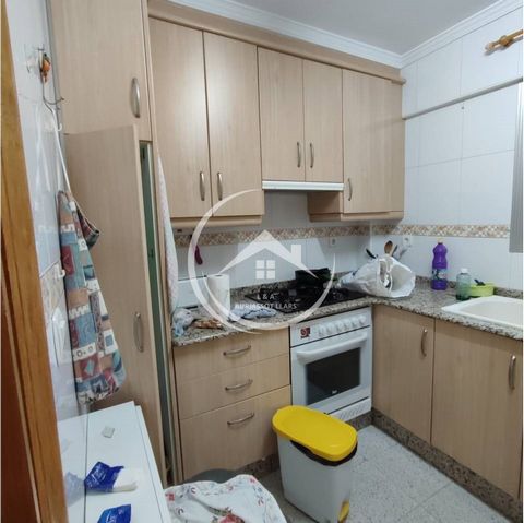 Высота пола 2, квартира жил.пл. 90 m², жил.пл. 83 m², одноместный номер: 1, к-во.двойн.ком: 2, 1 туалеты, трудовой стаж более 50 лет, лифт, охранный статус: в хорошем состоянии, к-во соседей: 3, домофон, внешний. Features: - Lift