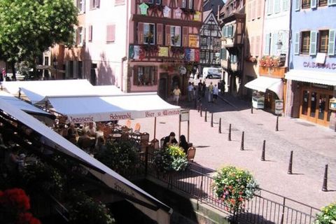 Adresse: 2 rue Basque ? Im Herzen der denkmalgeschützten Altstadt von Colmar liegt das Apartment Le Diamant, ein 80 m² großes Maisonette-Apartment. Es befindet sich im 2. Stock eines ruhigen Gebäudes (kein Aufzug). ?Die Wendeltreppe (zum Zugang zur U...